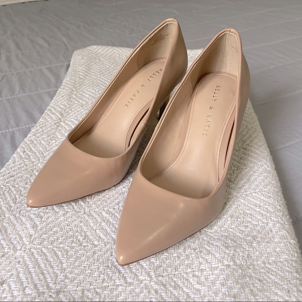 NEW Kelly & Katie Nude Beige Heel Pumps 7 37.5